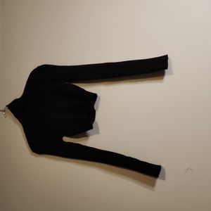 Black croptop turtleneck with long sleeves. Size small. Forever 21. Great condit